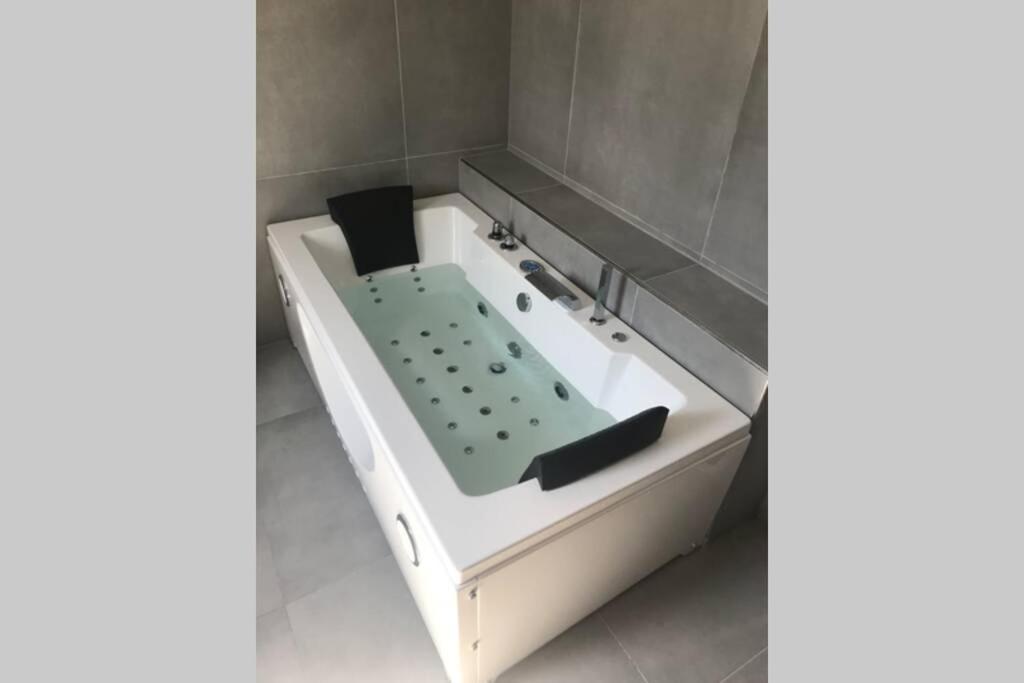 Apartman 3Kk 80 M2 S Virivkou A Saunou جيهلافا المظهر الخارجي الصورة